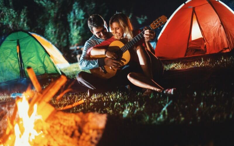 romantiikka telttailu